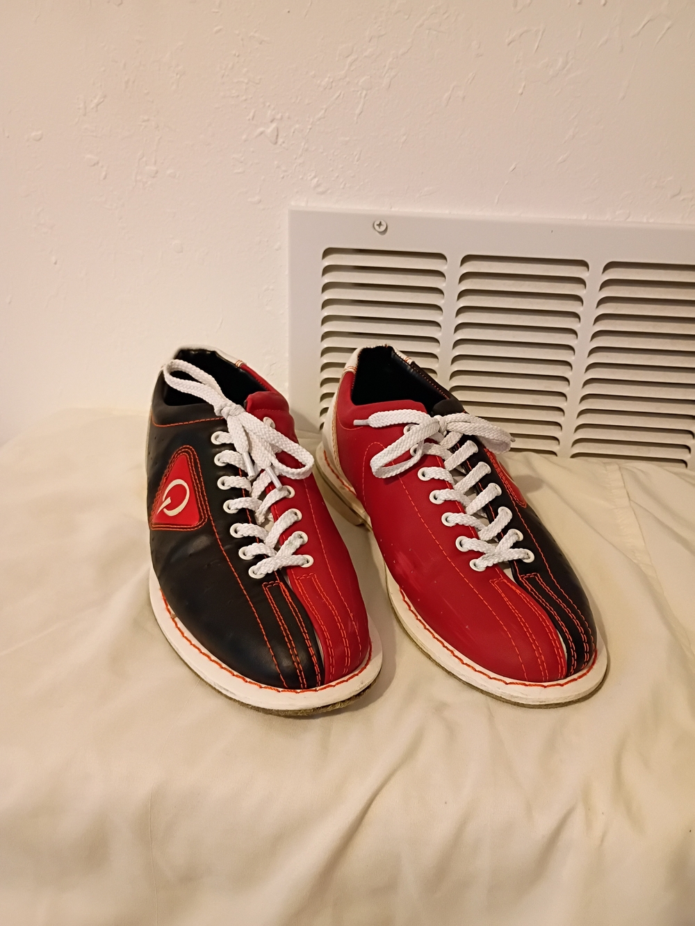 Men's Red and Black Lace-Up Bowling Shoes